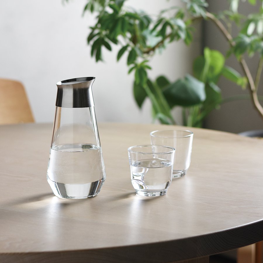 Kinto LUCE water carafe 750ml - Harney & Sons Teas, European Distribution Center Edit alt text